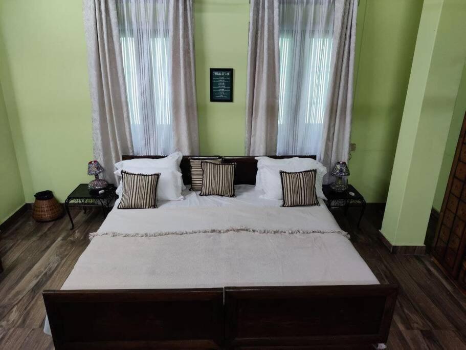THE NOOK Rooftop Condo&Garden Guwahati Buitenkant foto